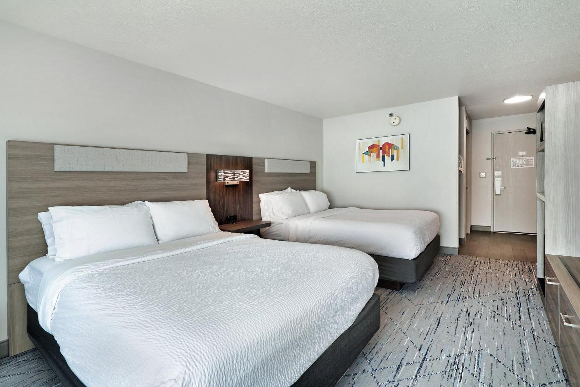 Holiday Inn Express Hotel & Suites Milwaukee-New Berlin By Ihg Exterior foto